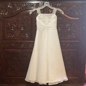David’s bridal size 5 flower girl dress